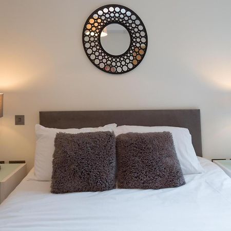 Central Tower Bridge Apartment Лондон Стая снимка