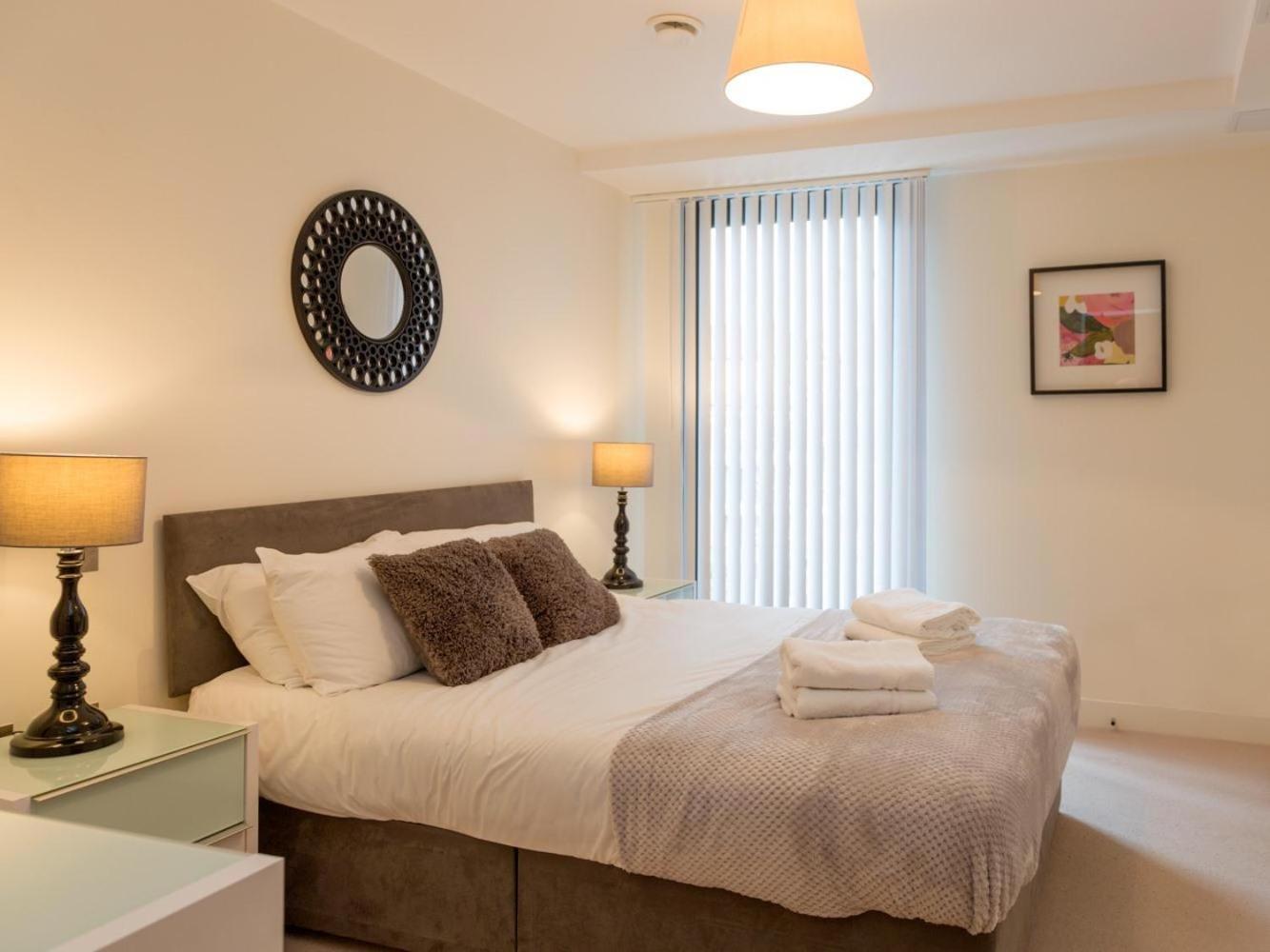 Central Tower Bridge Apartment Лондон Стая снимка