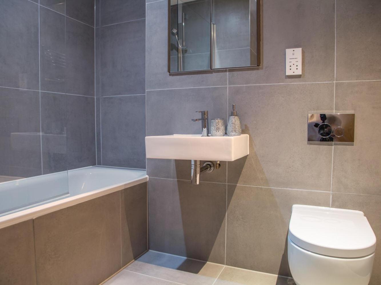 Central Tower Bridge Apartment Лондон Стая снимка
