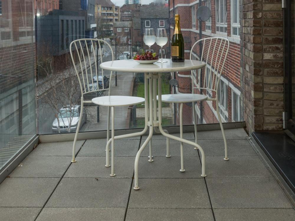 Central Tower Bridge Apartment Лондон Стая снимка