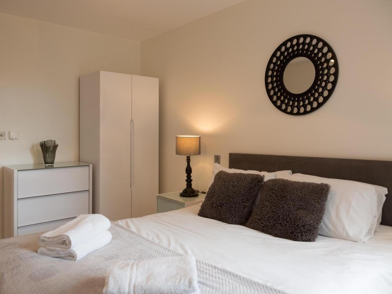 Central Tower Bridge Apartment Лондон Стая снимка